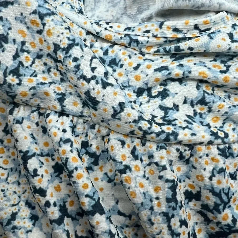 Heimish NWT flowy babydoll top M‎